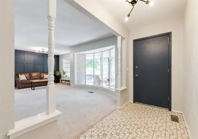 Photo 3 of Sale Pending at 1901 Wren Ct, Edmond, OK 73034 | MLS# 1254054 | Listing updated on 2026-10-20