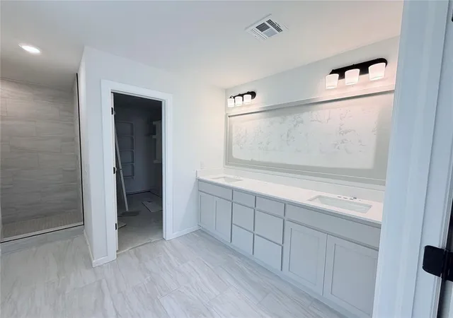 Photo 3 of Single family home for sale at 1200 Blackjack Crk Dr, Yukon, OK 73099 | MLS# 1254056 | Listing updated on 2026-10-20