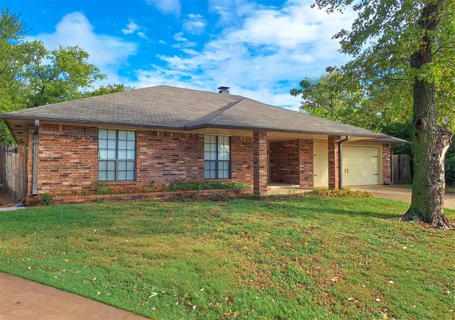 Photo 3 of Single family home for sale at 1508 Magnolia Ln, Edmond, OK 73013 | MLS# 1254081 | Listing updated on 2026-10-20
