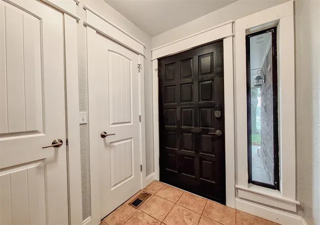 Photo 4 of Single family home for sale at 1508 Magnolia Ln, Edmond, OK 73013 | MLS# 1254081 | Listing updated on 2026-10-20