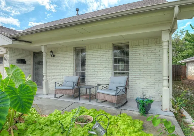Photo 2 of Single family home for sale at 812 Annie Ct, Norman, OK 73069 | MLS# 1254089 | Listing updated on 2026-10-19