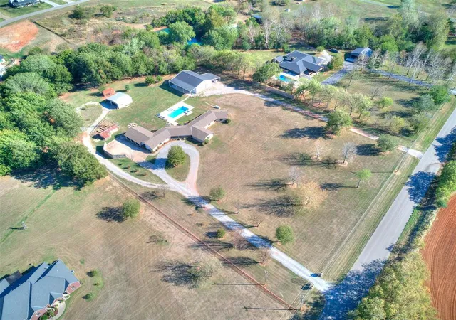 Photo 3 of Single family home for sale at 14100 N Frisco Rd, Piedmont, OK 73078 | MLS# 1254125 | Listing updated on 2026-10-18