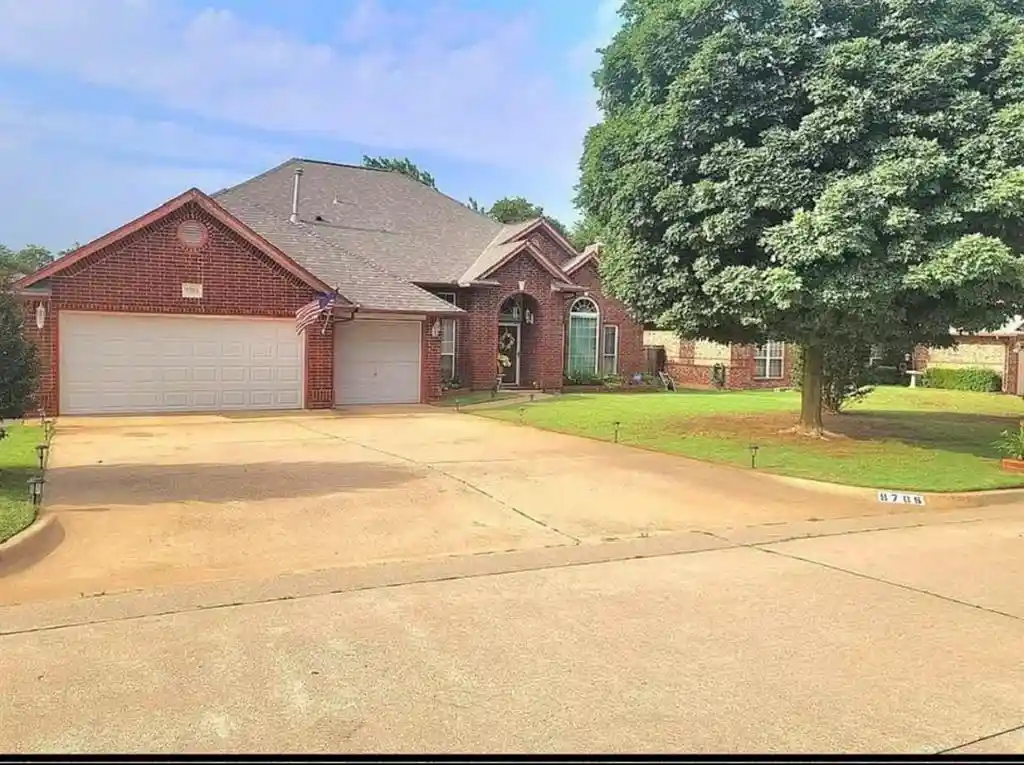 Single family home for sale at 9705 Southern Oaks Dr, Oklahoma City, OK 73130 | MLS# 1254149