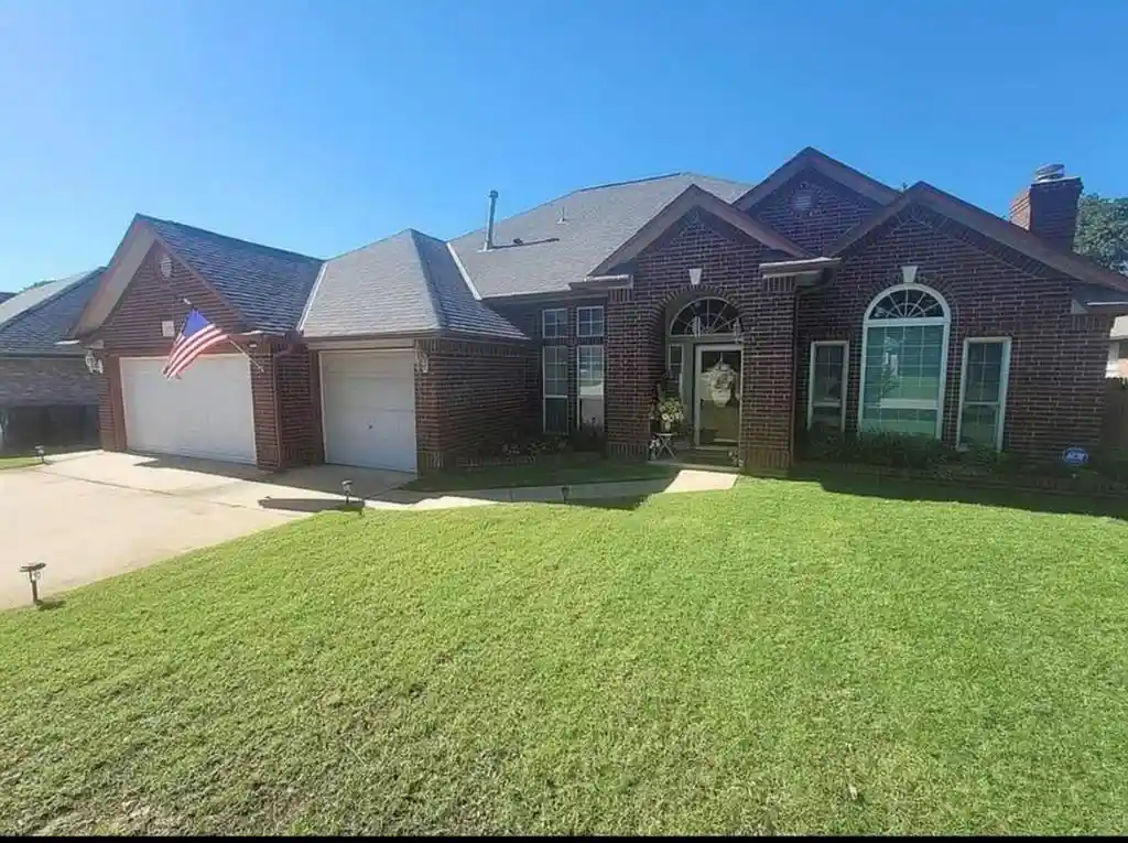 Photo 1 of Single family home for sale at 9705 Southern Oaks Dr, Oklahoma City, OK 73130 | MLS# 1254149 | Listing updated on 2026-10-25