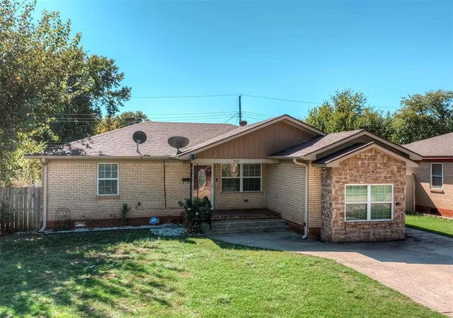 Photo 1 of Single family home for sale at 921 Cherokee Pl, Lindsay, OK 73052 | MLS# 1254150 | Listing updated on 2026-10-16