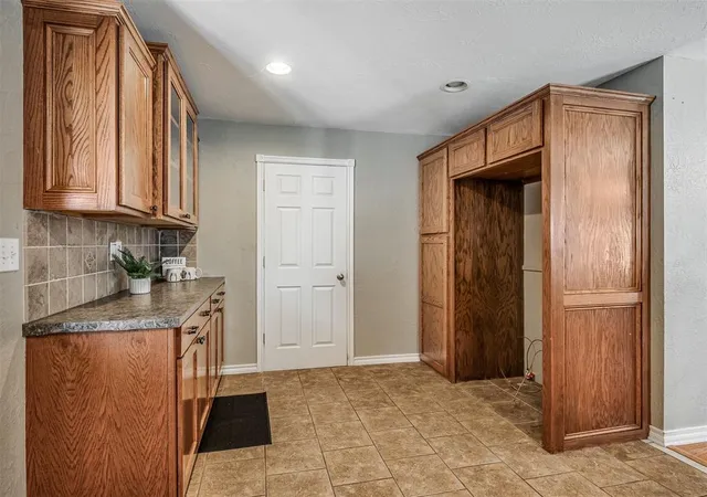 Photo 4 of Single family home for sale at 921 Cherokee Pl, Lindsay, OK 73052 | MLS# 1254150 | Listing updated on 2026-10-16