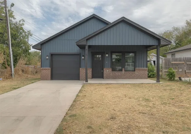Single family home for sale at 415 SE 54th Street, Oklahoma City, OK 73129 | MLS# 1254158