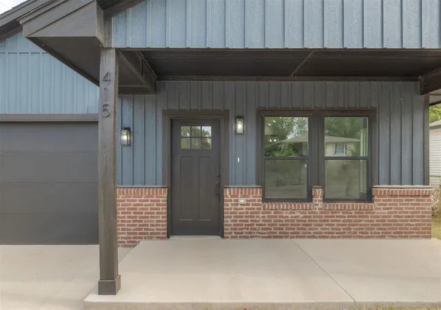 Photo 2 of Single family home for sale at 415 SE 54th Street, Oklahoma City, OK 73129 | MLS# 1254158 | Listing updated on 2026-10-28