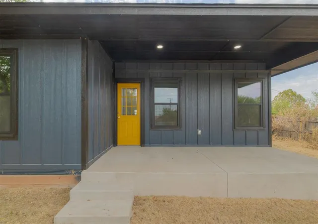 Photo 4 of Single family home for sale at 415 SE 54th Street, Oklahoma City, OK 73129 | MLS# 1254158 | Listing updated on 2026-10-28