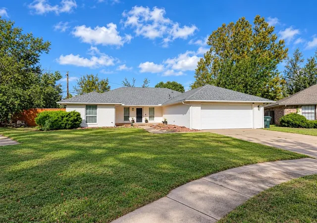Photo 1 of Single family home for sale at 517 Cheswick Ct, Norman, OK 73072 | MLS# 1254167 | Listing updated on 2026-10-21