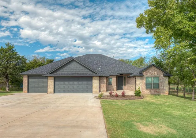 Photo 2 of Single family home for sale at 9070 Oak Tree Cir, Edmond, OK 73025 | MLS# 1254177 | Listing updated on 2026-10-23