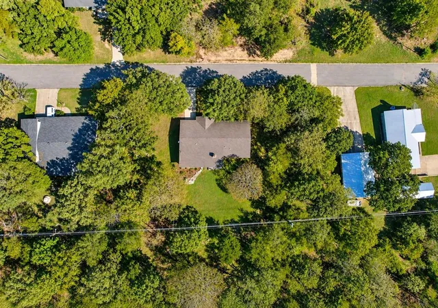 Photo 1 of Single family home for sale at 121 E Gilbert Dr, Eufaula, OK 74432 | MLS# 1254179 | Listing updated on 2026-10-20