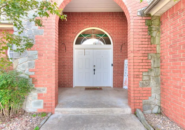 Photo 2 of Single family home for sale at 1507 Berkshire Pl, Shawnee, OK 74804 | MLS# 1254184 | Listing updated on 2026-10-29