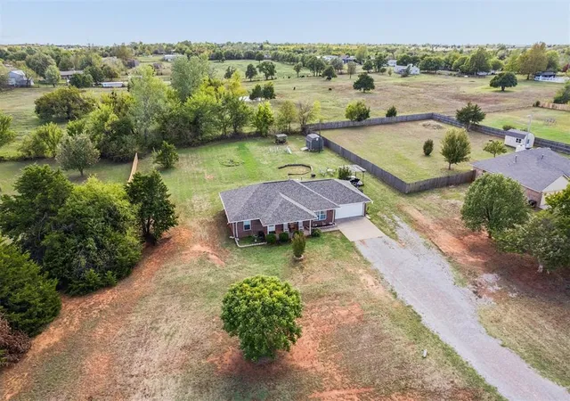 Photo 1 of Single family home for sale at 2387 Holden Ln, Blanchard, OK 73010 | MLS# 1254202 | Listing updated on 2026-10-18