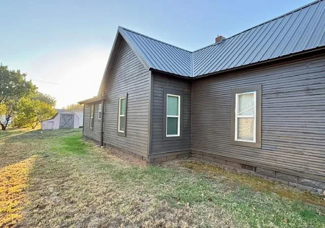 Photo 1 of Single family home for sale at 927 S 18th Street, Chickasha, OK 73018 | MLS# 1254271 | Listing updated on 2026-10-24