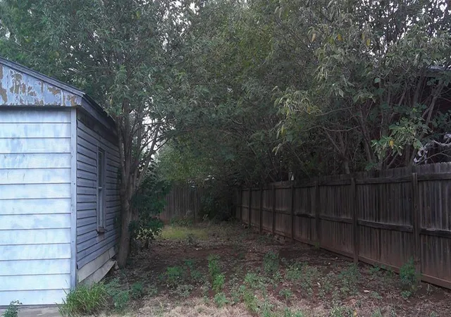 Photo 4 of Single family home for sale at 420 S 3rd Street, Cyril, OK 73029 | MLS# 1254301 | Listing updated on 2026-10-17