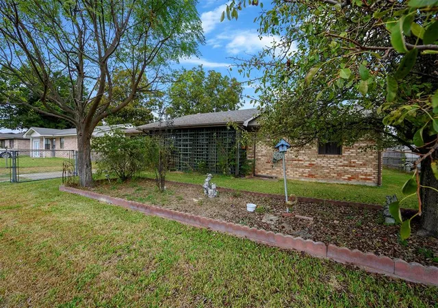 Photo 1 of Sale Pending at 1703 La Rosa St, Idabel, OK 74745 | MLS# 1254302 | Listing updated on 2026-10-27