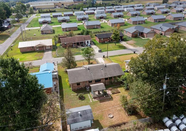 Photo 4 of Sale Pending at 1703 La Rosa St, Idabel, OK 74745 | MLS# 1254302 | Listing updated on 2026-10-27