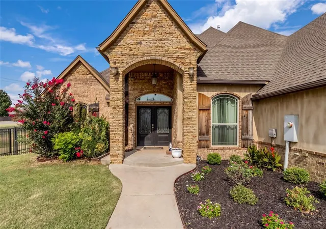 Photo 1 of Single family home for sale at 413 S Riverside Dr, Moore, OK 73160 | MLS# 1254304 | Listing updated on 2026-10-20