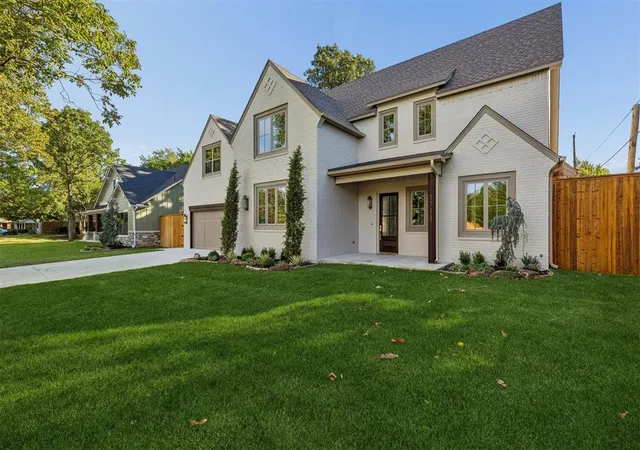 Photo 3 of Single family home for sale at 1711 S Pickard Ave, Norman, OK 73072 | MLS# 1254305 | Listing updated on 2026-10-20
