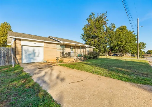 Photo 3 of Single family home for sale at 1223 N 14th Street, Perry, OK 73077 | MLS# 1254321 | Listing updated on 2026-10-27