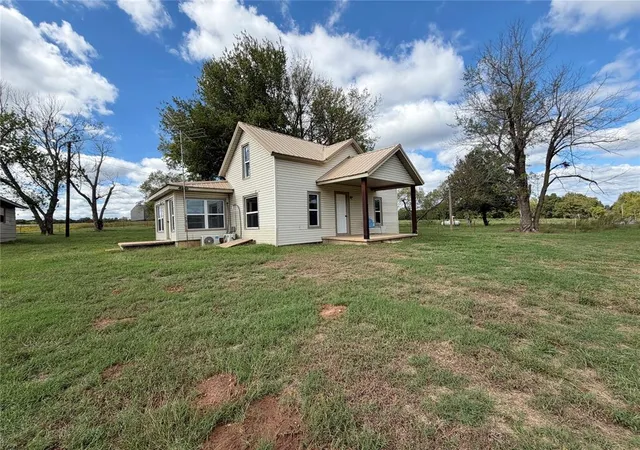 Photo 3 of Sale Pending at 20152 Drummond Rd, Tecumseh, OK 74873 | MLS# 1254325 | Listing updated on 2026-10-19