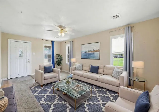 Photo 3 of Sale Pending at 1021 E Walnut St, Altus, OK 73521 | MLS# 1254337 | Listing updated on 2026-10-26