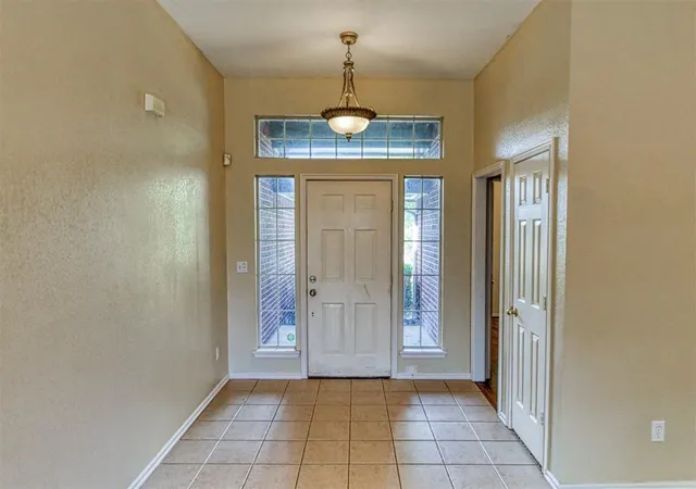 Photo 4 of Single family home for sale at 109 Greentree Dr, Noble, OK 73068 | MLS# 1254344 | Listing updated on 2026-10-26
