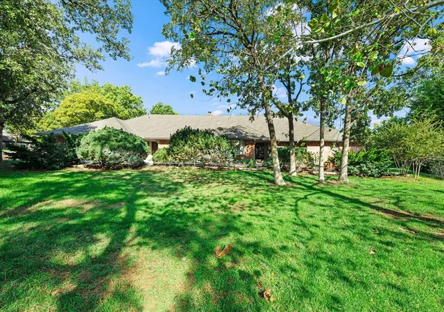 Photo 3 of Single family home for sale at 2401 Rosewood Ln, Edmond, OK 73013 | MLS# 1254352 | Listing updated on 2026-10-18
