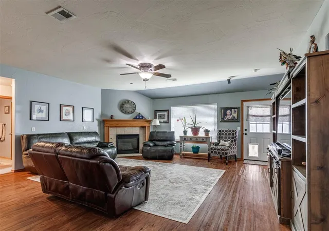 Photo 3 of Single family home for sale at 11004 Nw 101st Street, Yukon, OK 73099 | MLS# 1254354 | Listing updated on 2026-10-18