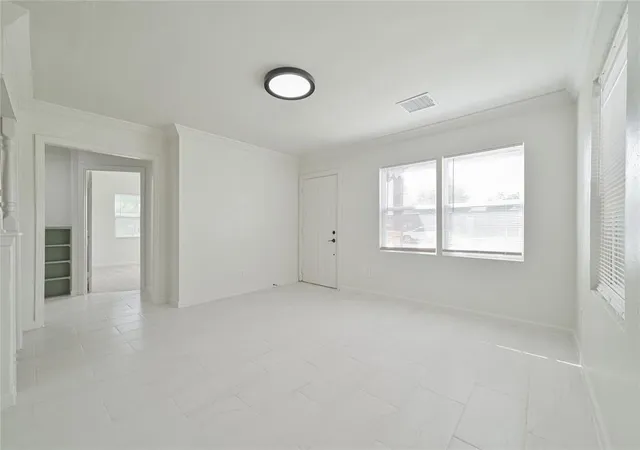 Photo 4 of Single family home for sale at 1225 SW 41st Street, Oklahoma City, OK 73109 | MLS# 1254361 | Listing updated on 2026-10-20