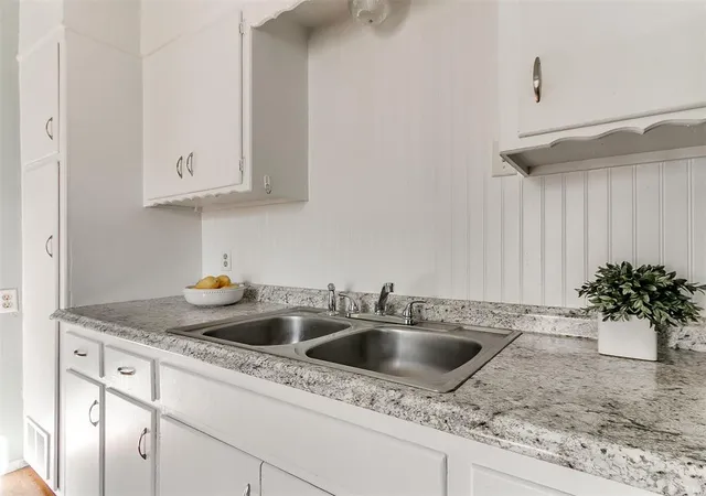 Photo 2 of Single family home for sale at 117 W Clegern Ave, Edmond, OK 73003 | MLS# 1254382 | Listing updated on 2026-10-19