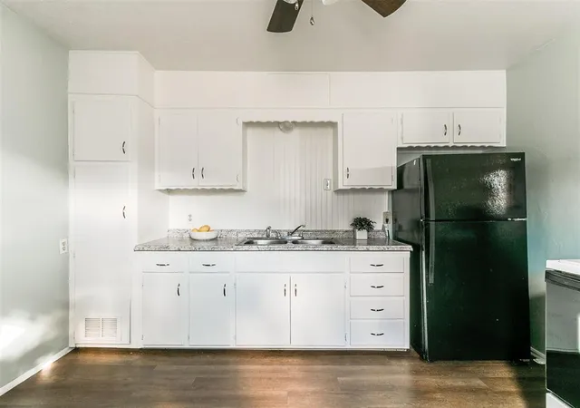 Photo 4 of Single family home for sale at 117 W Clegern Ave, Edmond, OK 73003 | MLS# 1254382 | Listing updated on 2026-10-19