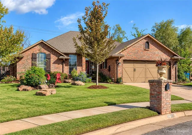 Photo 2 of Single family home for sale at 2804 Nantucket Ln, Edmond, OK 73013 | MLS# 1254393 | Listing updated on 2026-10-19