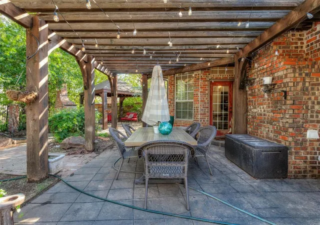 Photo 3 of Single family home for sale at 2804 Nantucket Ln, Edmond, OK 73013 | MLS# 1254393 | Listing updated on 2026-10-19