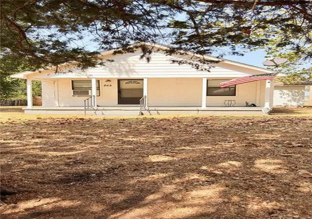 Photo 1 of Single family home for sale at 205 W Boomer St, Lexington, OK 73051 | MLS# 1254397 | Listing updated on 2026-10-22