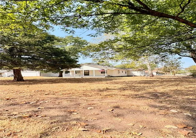 Photo 2 of Single family home for sale at 205 W Boomer St, Lexington, OK 73051 | MLS# 1254397 | Listing updated on 2026-10-22