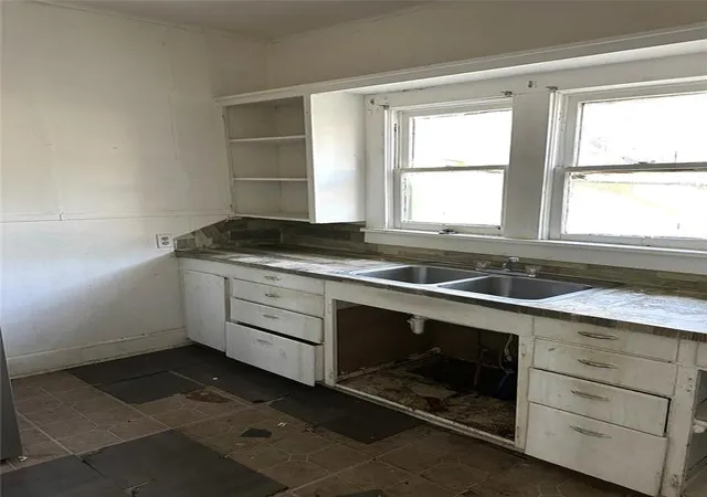 Photo 4 of Single family home for sale at 808 S Oak, Holdenville, OK 74848 | MLS# 1254399 | Listing updated on 2026-10-20