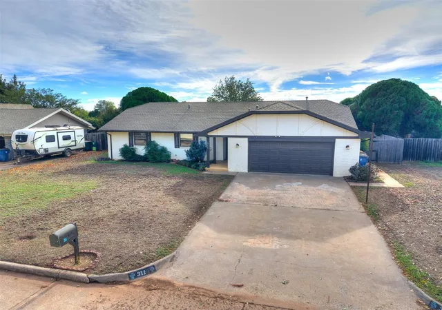 Photo 3 of Single family home for sale at 311 Christopher Dr, Chickasha, OK 73018 | MLS# 1254402 | Listing updated on 2026-10-20