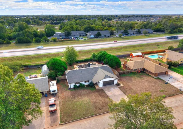 Photo 4 of Single family home for sale at 311 Christopher Dr, Chickasha, OK 73018 | MLS# 1254402 | Listing updated on 2026-10-20