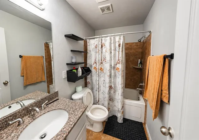 Photo 3 of Single family home for sale at 6100 Courtyards Ct, Oklahoma City, OK 73149 | MLS# 1254405 | Listing updated on 2026-10-20