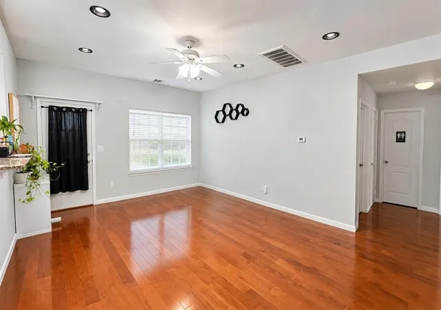 Photo 3 of Single family home for sale at 6100 Courtyards Ct, Oklahoma City, OK 73149 | MLS# 1254405 | Listing updated on 2026-10-20