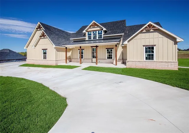 Photo 2 of Single family home for sale at 2438 Wind River Cir, Blanchard, OK 73010 | MLS# 1254408 | Listing updated on 2026-10-20