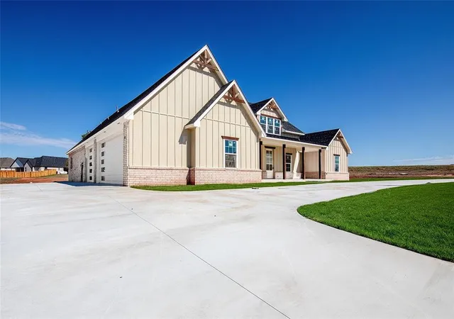 Photo 3 of Single family home for sale at 2438 Wind River Cir, Blanchard, OK 73010 | MLS# 1254408 | Listing updated on 2026-10-20