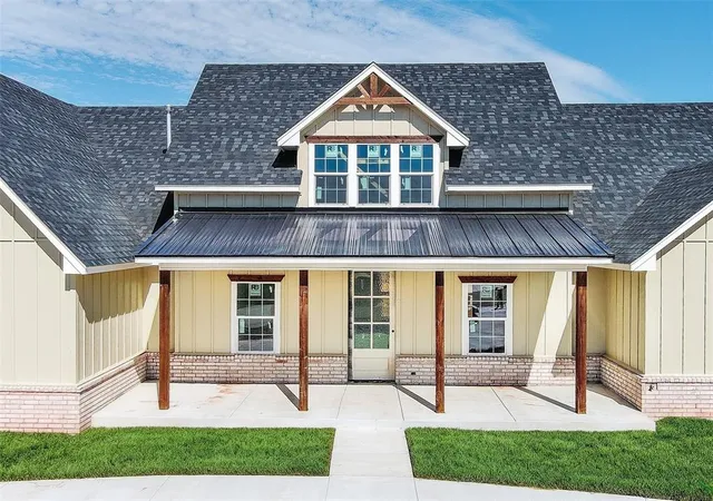 Photo 4 of Single family home for sale at 2438 Wind River Cir, Blanchard, OK 73010 | MLS# 1254408 | Listing updated on 2026-10-20