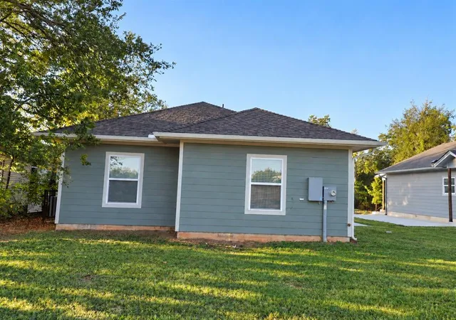 Photo 2 of Single family home for sale at 1741 Ne 11th Street, Oklahoma City, OK 73117 | MLS# 1254412 | Listing updated on 2026-10-18