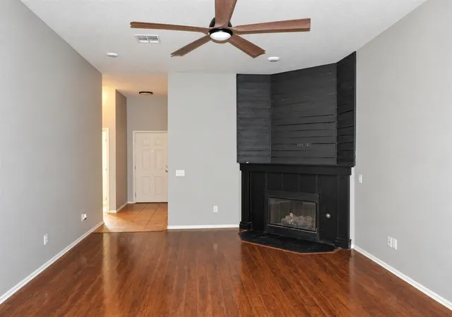Photo 3 of Single family home for sale at 4405 Apple Blossom Cir, Moore, OK 73160 | MLS# 1254419 | Listing updated on 2026-10-19