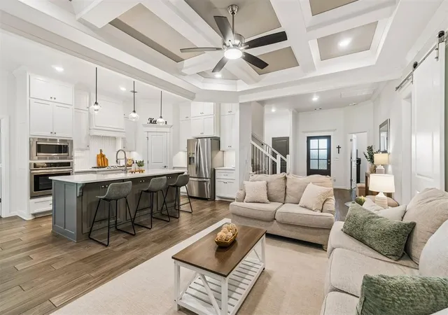Photo 4 of Single family home for sale at 2924 Oak Hl Ave, Edmond, OK 73034 | MLS# 1254424 | Listing updated on 2026-10-26