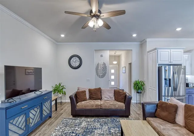 Photo 4 of Single family home for sale at 2900 Summit Xing Pkwy, Norman, OK 73071 | MLS# 1254426 | Listing updated on 2026-10-23
