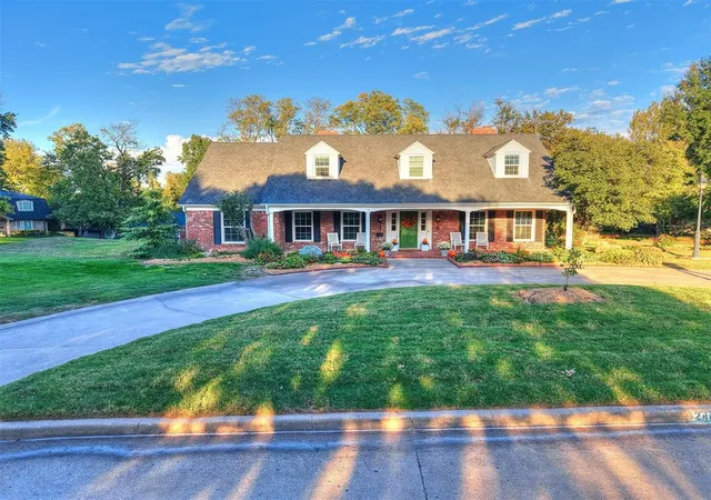 Photo 1 of Single family home for sale at 2417 Smoking Oak Rd, Norman, OK 73072 | MLS# 1254453 | Listing updated on 2026-10-24